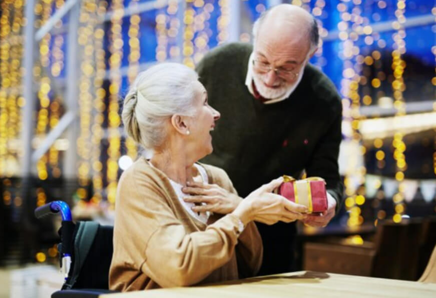 How to prevent loneliness in seniors during the holiday season, Cherished Companions