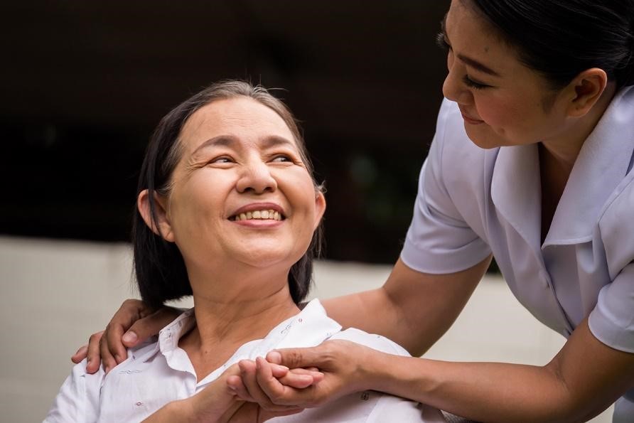 How to Build Caregiver Relationships That Keep Seniors Healthy and